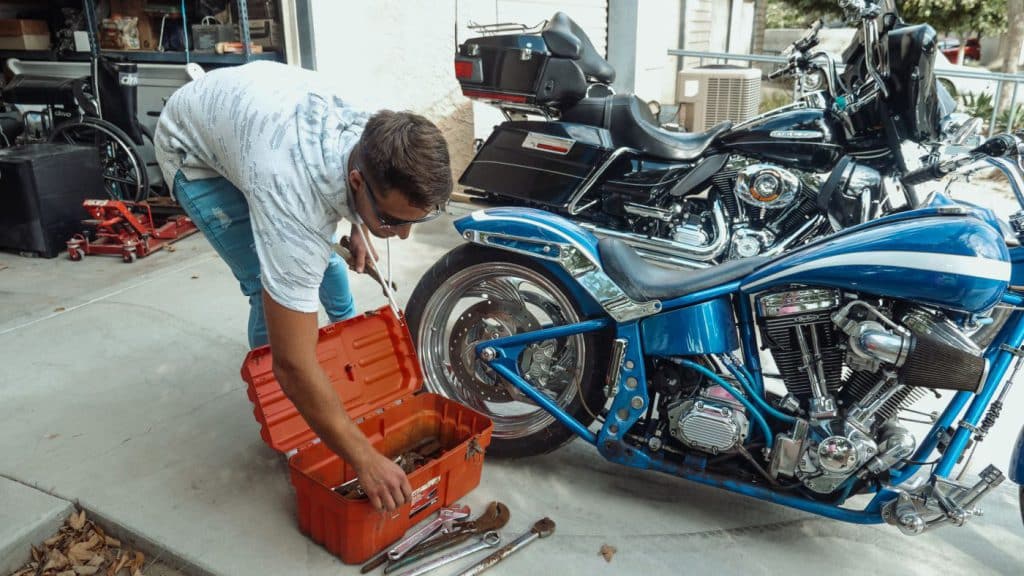 Entretenir son installation sonore moto : les gestes qui durent