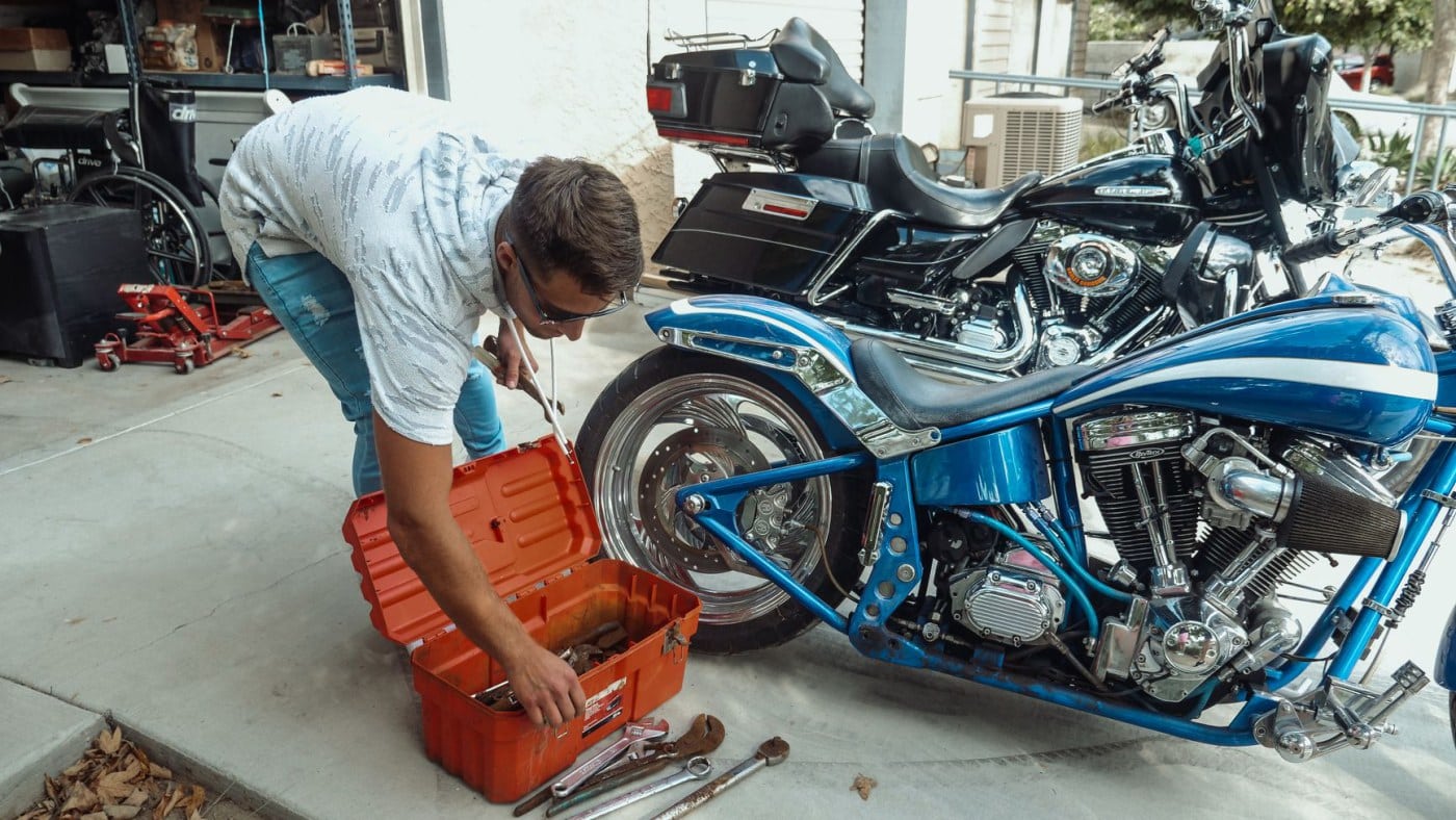 Entretenir son installation sonore moto : les gestes qui durent