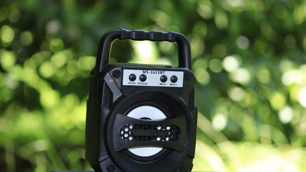 Installer une enceinte Bluetooth sur son guidon