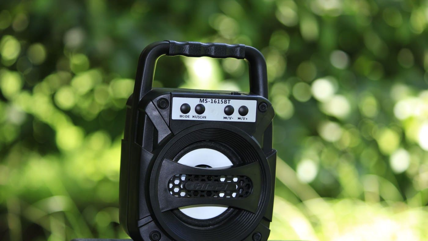 Installer une enceinte Bluetooth sur son guidon